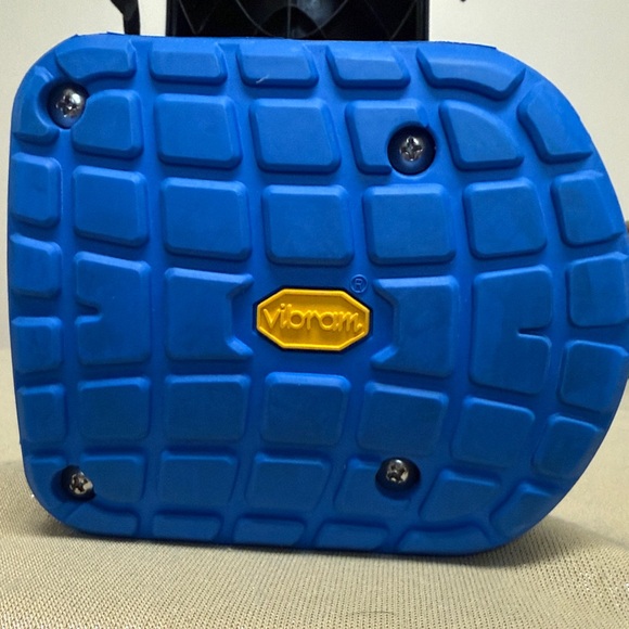 iWALK 3.0 Hands Free Crutch - Picture 6 of 8